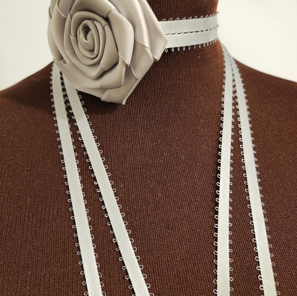 Hand Crafted Floral Choker Necklace Grey Wrap Choker Necklace Ribbon Tie - Picture 4 of 7